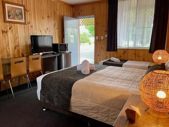 Deluxe Tek Büyük veya İki Ayrı Yataklı Oda, Birden Çok Yatak, Bahçe Manzaralı