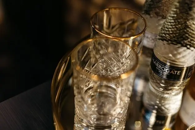 Luxury Oda