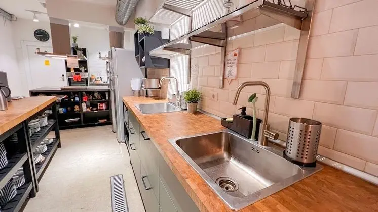 Ortak Ranzalı Oda, Sadece kadınlar için (4 pax)