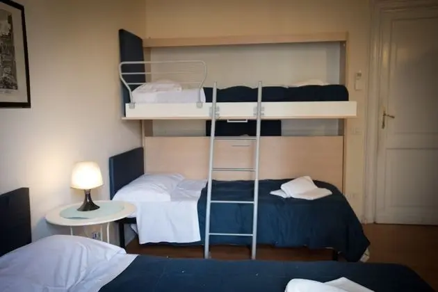 Economy Dört Kişilik Oda (External Private Bathroom)