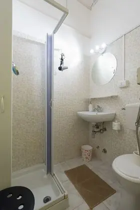 Tek Büyük Yataklı Oda, Banyolu/Duşlu