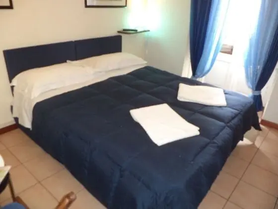 Üç Kişilik Oda (External Private Bathroom)