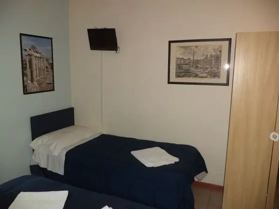 Üç Kişilik Oda (External Private Bathroom)