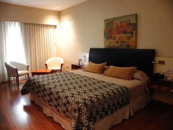 Suit Executive King Bed