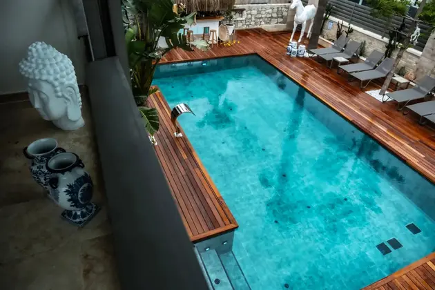 Deluxe Jakuzili Suite, Balkonlu