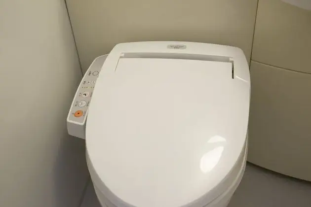 Tek Kişilik Oda, Sigara İçilebilir