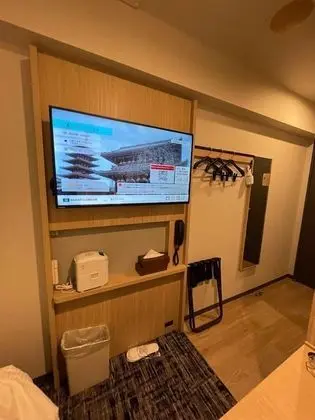 Tek Kişilik Oda, Sigara İçilebilir