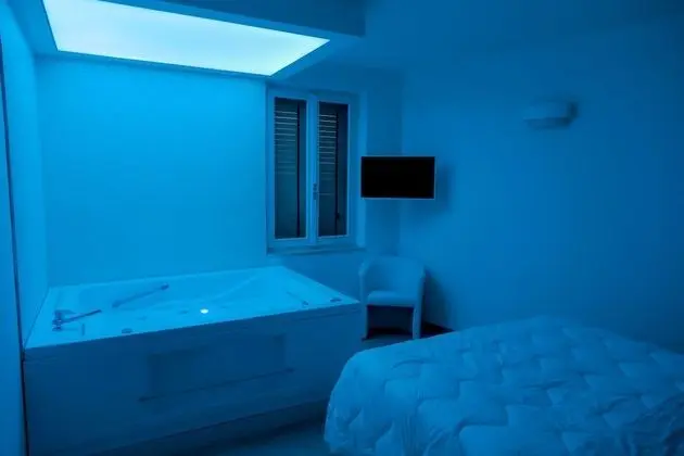 Luxury Tek Büyük Yataklı Oda