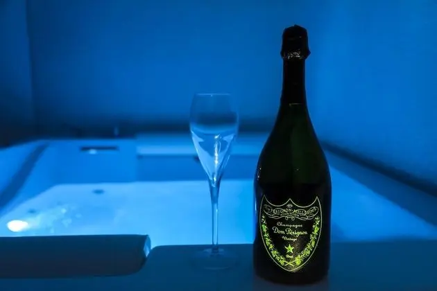 Luxury Tek Büyük Yataklı Oda