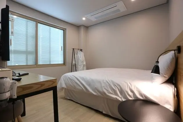 Standard Tek Büyük Yataklı Oda