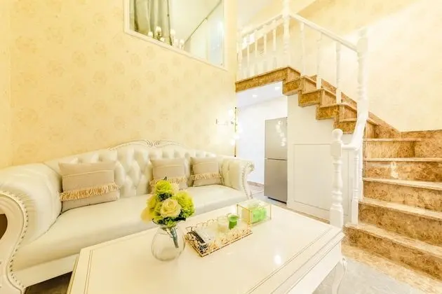 Business Çatı Katı (Loft)