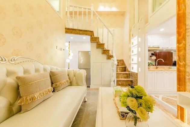 Business Çatı Katı (Loft)