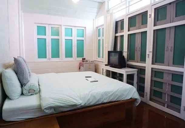 Standard Room (Upstairs)