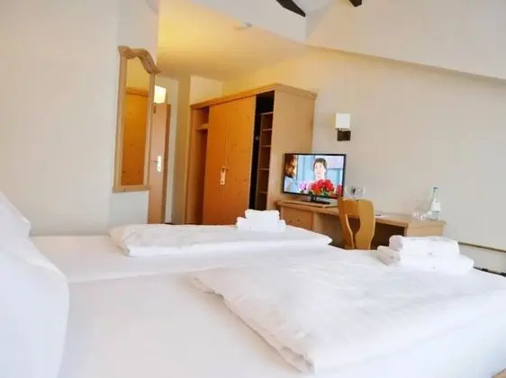 Tek Büyük Yataklı Oda