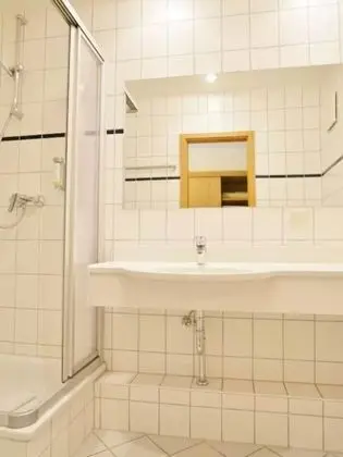 Tek Büyük Yataklı Oda, Balkon