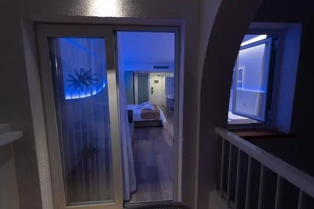 Tek Büyük Yataklı Oda, Balkon