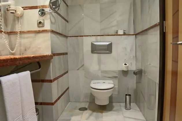 Basic Tek Büyük Yataklı Oda