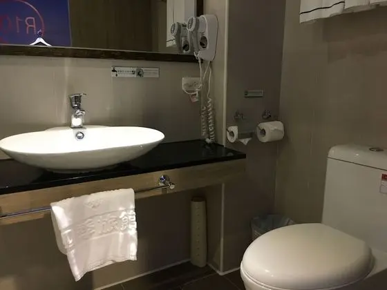 Business Dört Kişilik Oda (D)