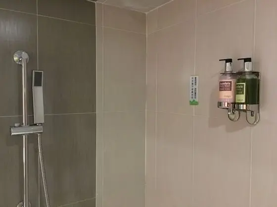 Business Tek Büyük Yataklı Oda (C)