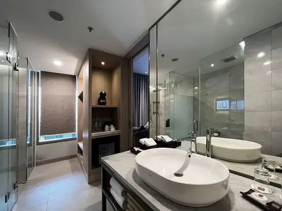 Grand Deluxe