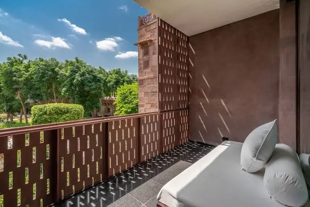 Luxury Oda
