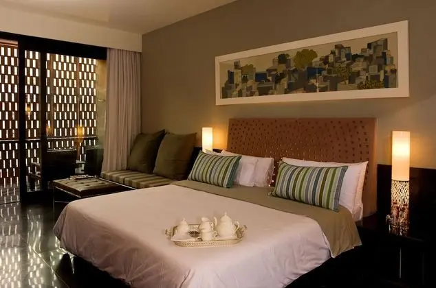 Luxury Oda