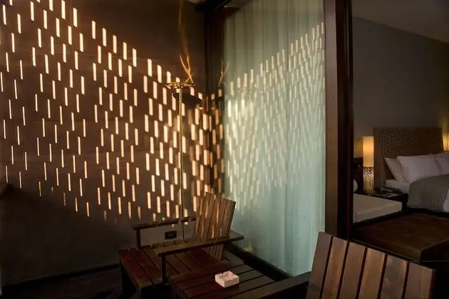 Luxury Oda