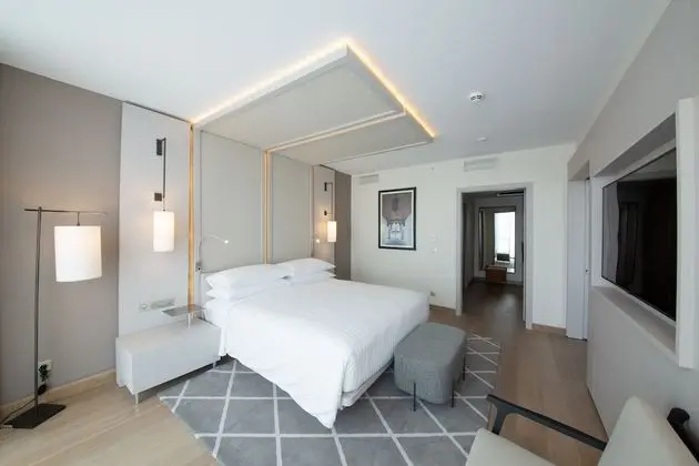 Standard Oda, 1 En Büyük (King) Boy Yatak, Sigara İçilmez, Şehir Manzaralı