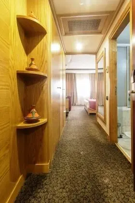 Tek Büyük veya İki Ayrı Yataklı Oda, Şehir Manzaralı