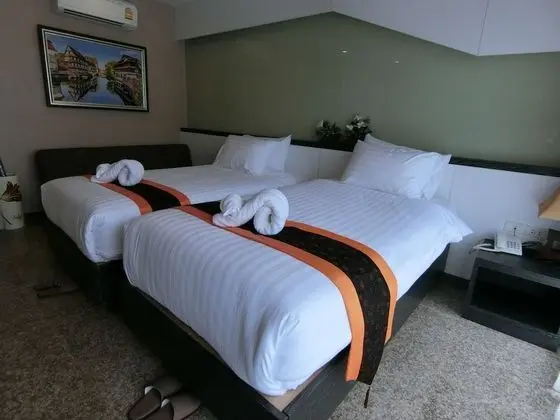 Superior Twin Room with Pool Access
