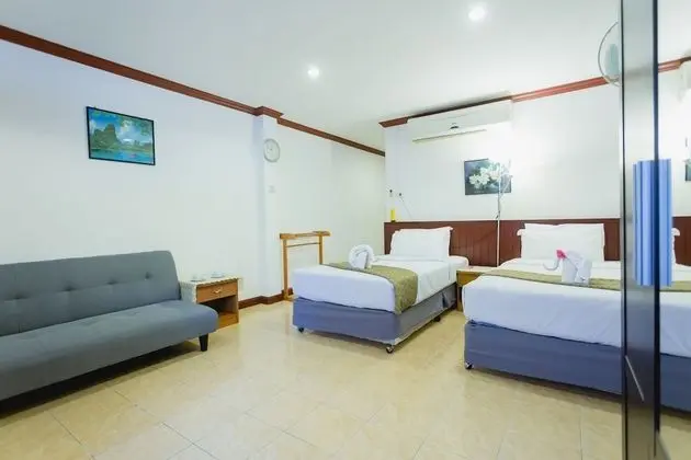 Deluxe Twin Room with Balcony