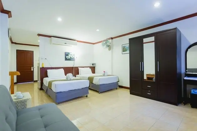 Deluxe Twin Room with Balcony