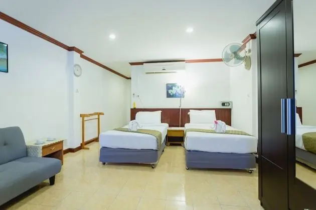Deluxe Twin Room with Balcony