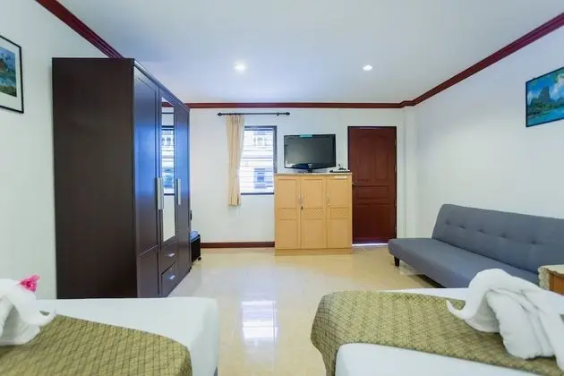 Deluxe Twin Room with Balcony