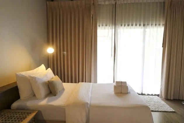Brownie Bunny, Twin bed