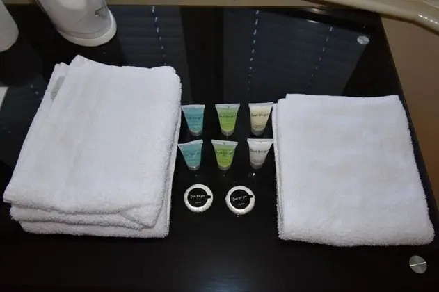Tek Büyük Yataklı Oda, Ortak Banyo