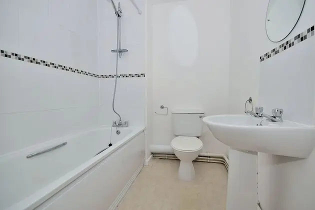 Büyük Yataklı Tek Kişilik Oda