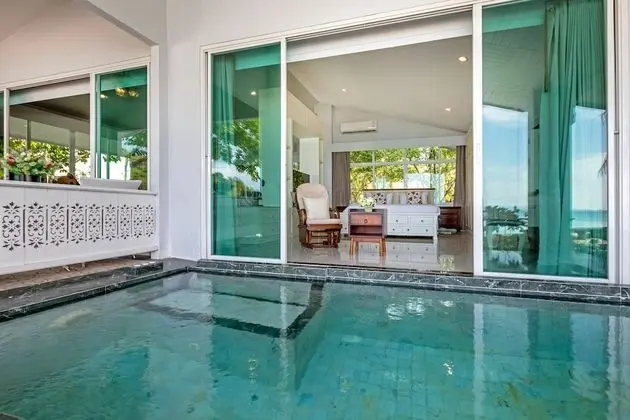 Beach Front Suite
