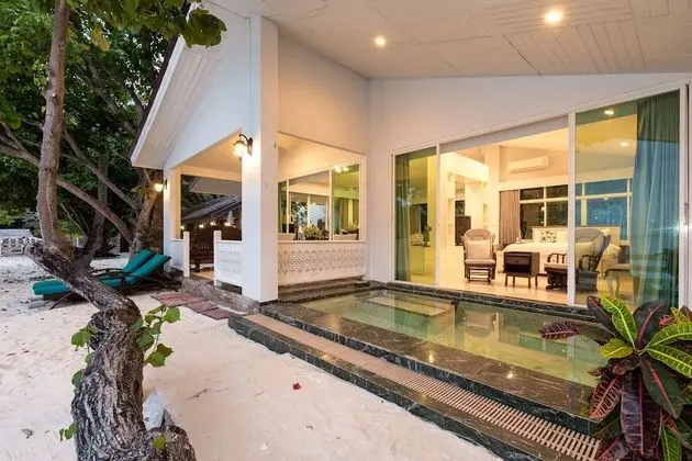 Beach Front Suite