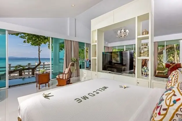 Beach Front Suite