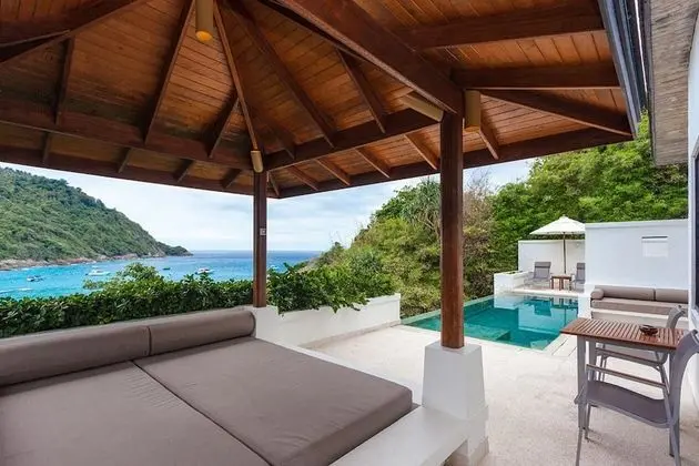 Grand Pool Suite Seaview