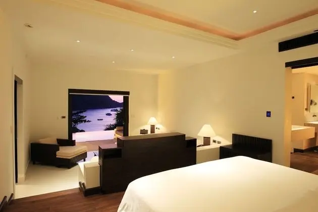 Grand Pool Suite Seaview