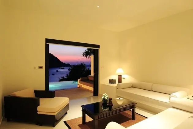 Grand Pool Suite Seaview