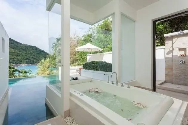 Grand Pool Suite Seaview