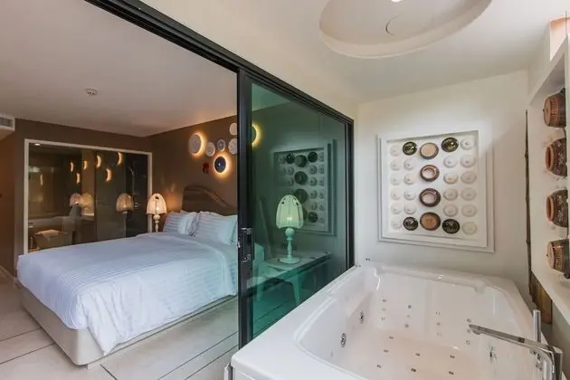 Superior Double Room with Jacuzzi