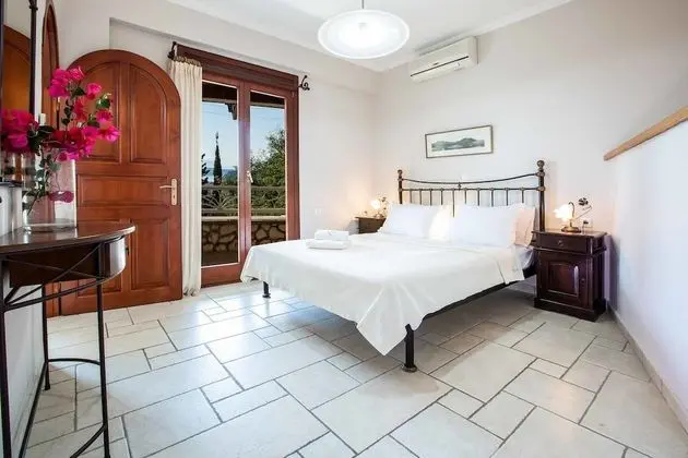 Villa, 4 Yatak Odası, Kişiye Özel Havuzlu