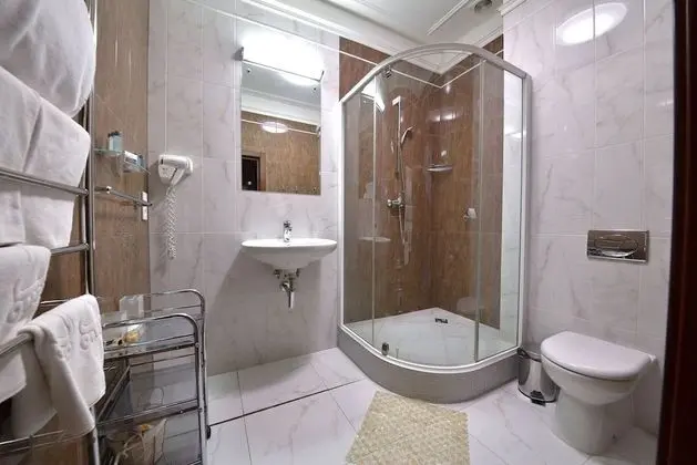 Comfort Tek Büyük veya İki Ayrı Yataklı Oda