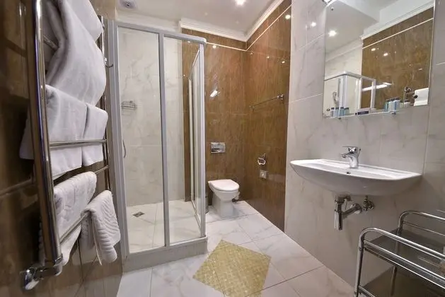 Comfort Tek Büyük veya İki Ayrı Yataklı Oda