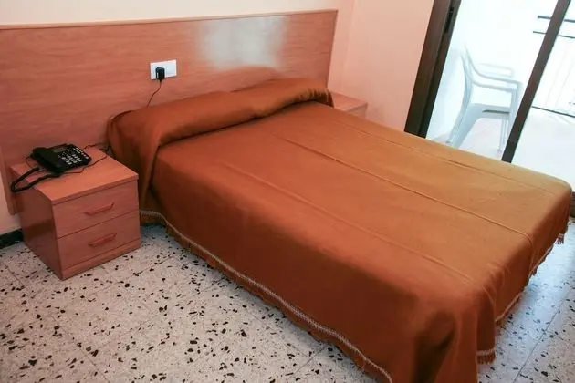 Basic Tek Büyük Yataklı Oda