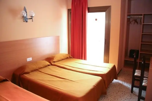 Üç Kişilik Oda